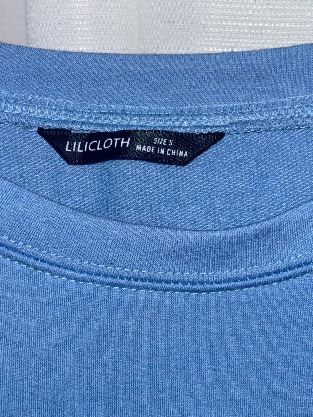 Blue Cat Graphic Sweatshirt - Casual Cat Lover Pullover